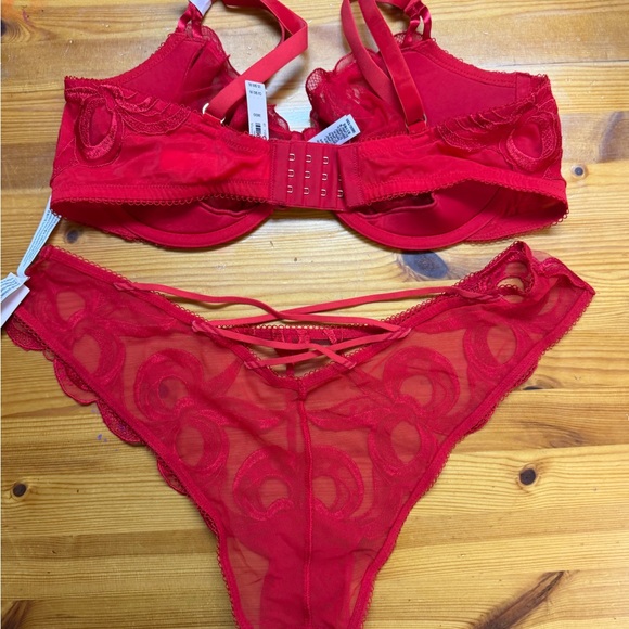 Victorias Secret DREAM ANGELS Push Up Without Padding Bra Thong Set NWT red bow - Picture 4 of 6